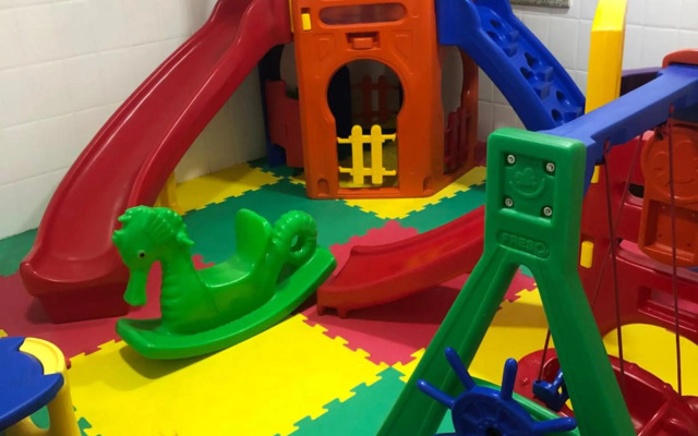 Apartamento peracanga com vista para o mar