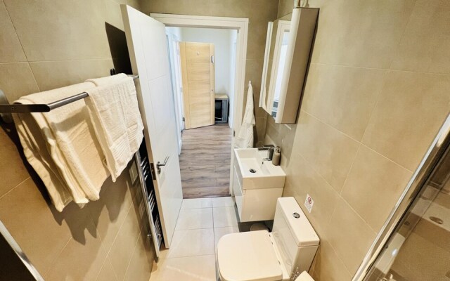 1-bed Apartment in Ealing, 3 Mins From Station