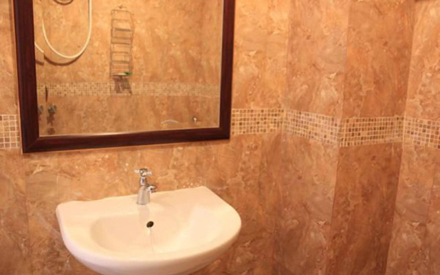 Maleez Lodge Hotel and Restaurant