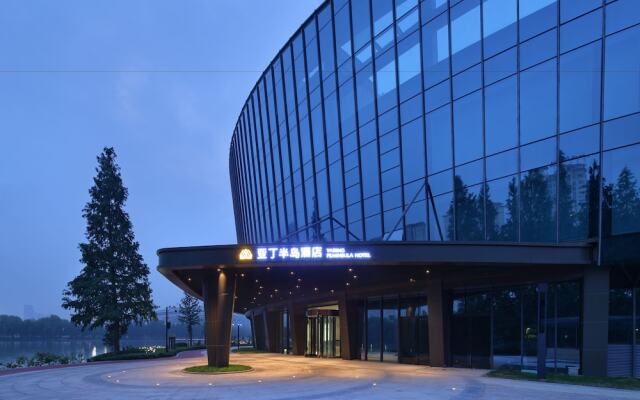 Yading Peninsula Hotel