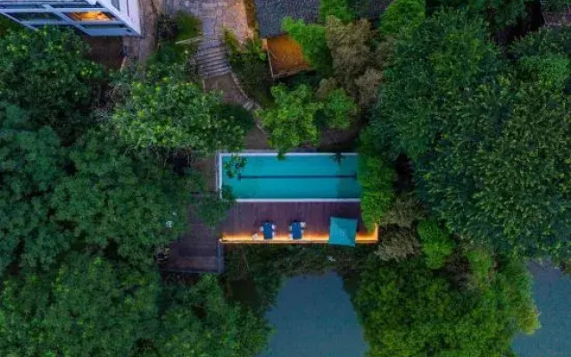 Yichuan Yisu River View Senxi Hostel