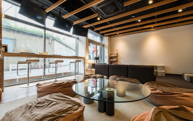 Anne Hostel Yokozuna