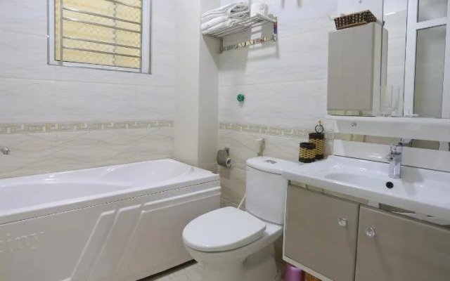 Tan Long Lakeside 1 Hotel & Apartment