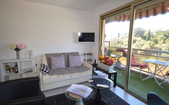 Deluxe One Bedroom Apartment Cannes