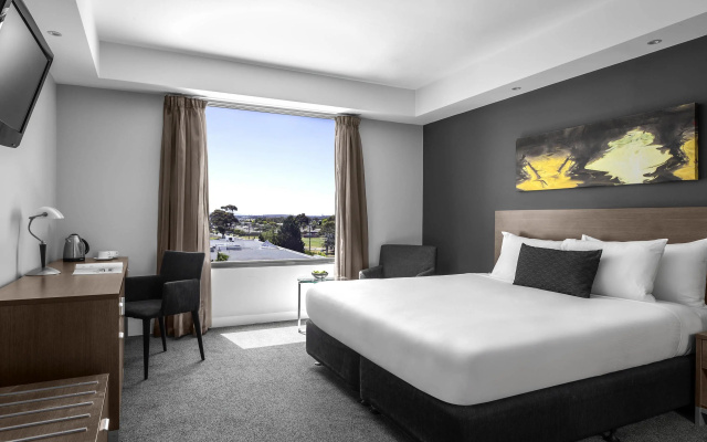 Mantra Melbourne Airport – Guest Rooms – Melbourne