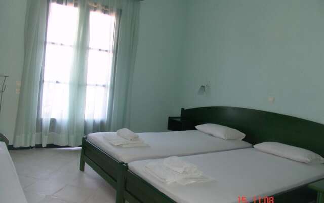 Nikos Apartments