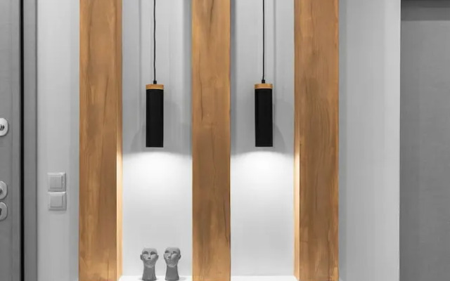 White and Wood Nilie Hospitality MGMT