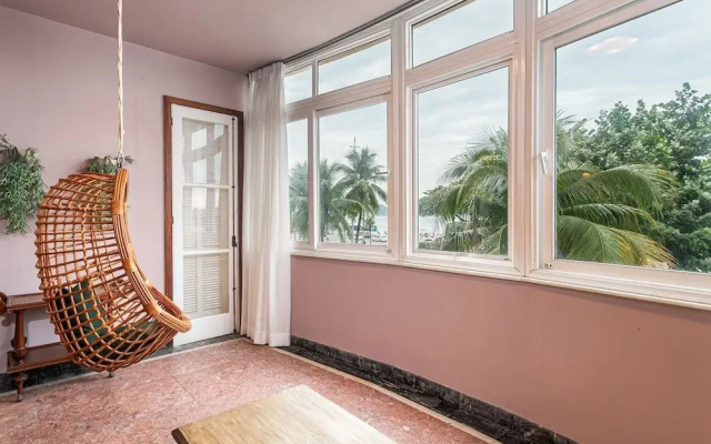 4bdrs, Balcony w/ Sea View, and Garagea 3730/201