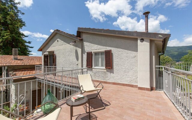 Stunning Home in Piazza al Serchio With 2 Bedrooms and Wifi