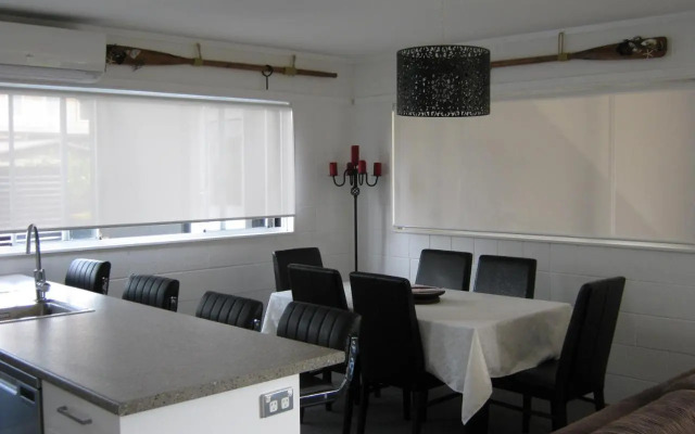 Harbour Inn