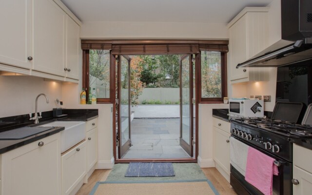 Garden Flat in Shepherds Bush