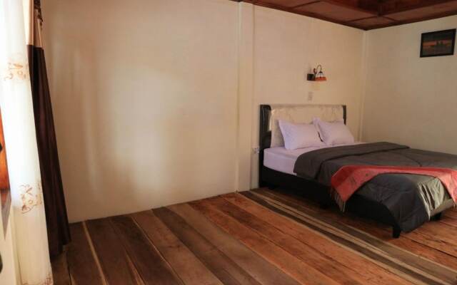 Laster Jony's Guest House