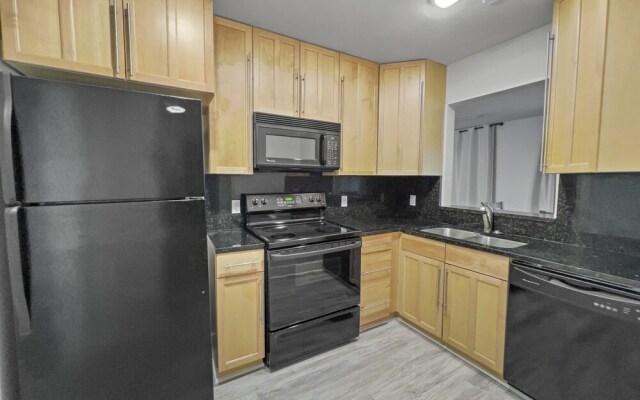 Linkside 3 Bedroom Townhouse by RedAwning