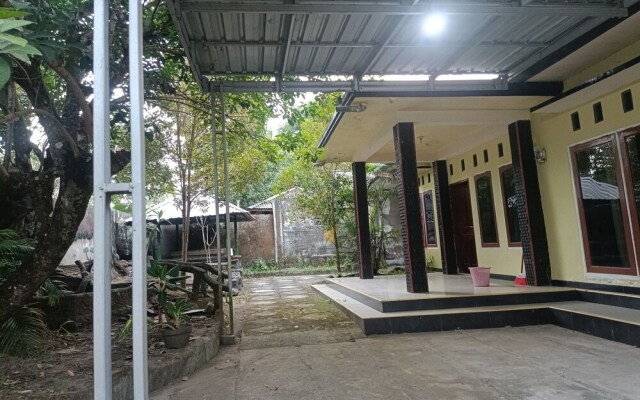 Hotel O Penginapan Annisya Near SMA Negeri 2 Mataram