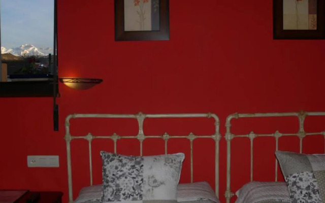 Hotel La Casona De Cardes