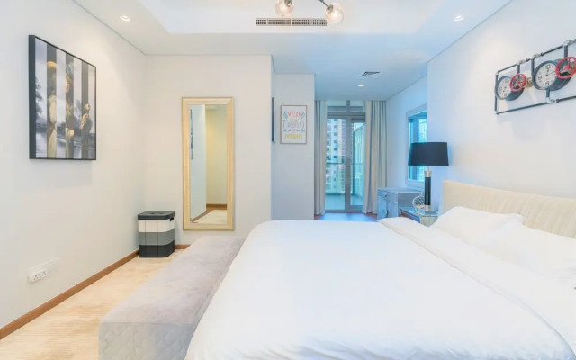Luxurious 2B With Burj Views in Business Bay