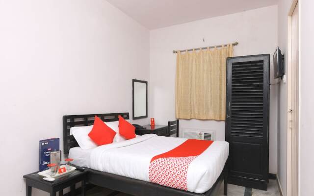 OYO 11661 Krishna Park