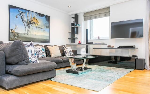 The Hayes Place Lodge