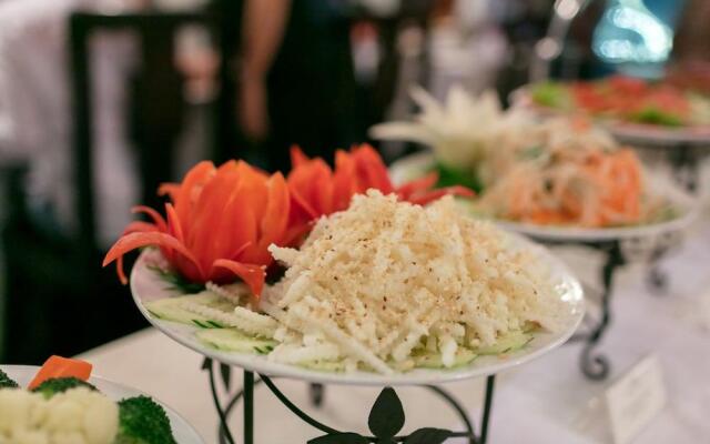 Garden Bay Legend Cruise