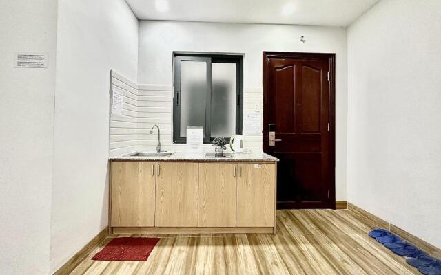 RedDoorz Plus near E-Town 2