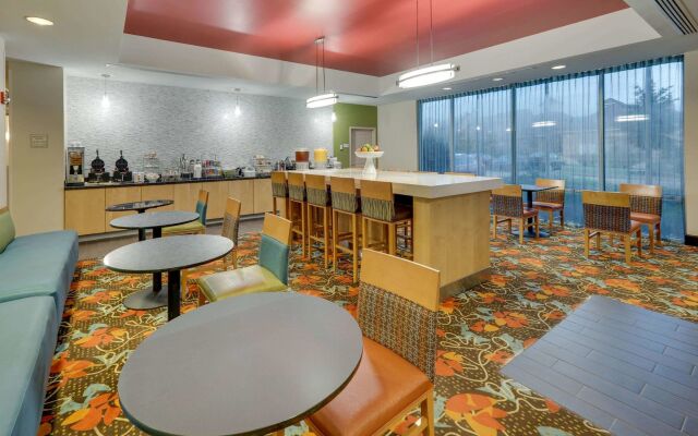La Quinta Inn & Suites by Wyndham Starkville at MSU