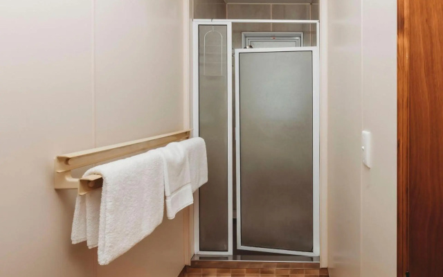 Beach House on Hamblyn – Guest Rooms – New Plymouth