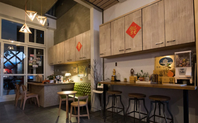 Orange Moon Inn