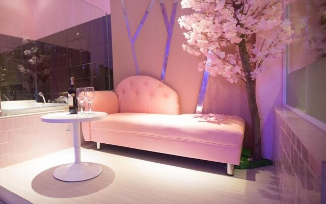 Koi Boutique Riverside