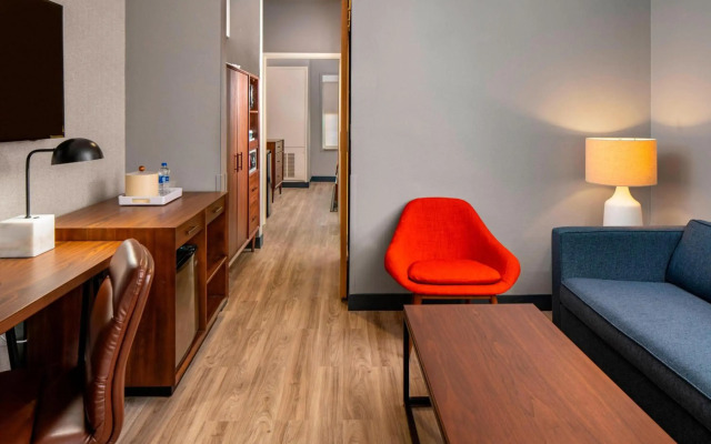 Four Points by Sheraton Dallas Arlington Entertainment District
