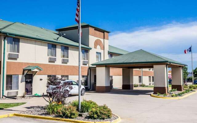Quality Inn & Suites Altoona - Des Moines