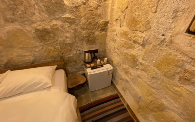 Ceran Stone House