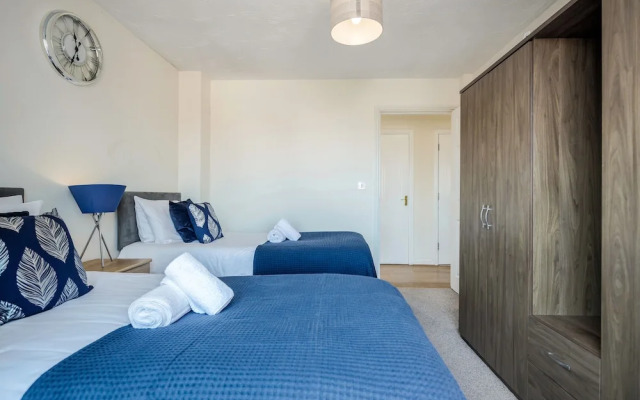 Captivating 3-bed Apartment in Grays