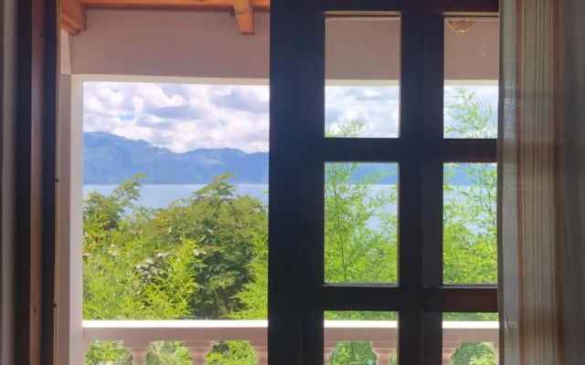 Rustic Charm and Breathtaking Views