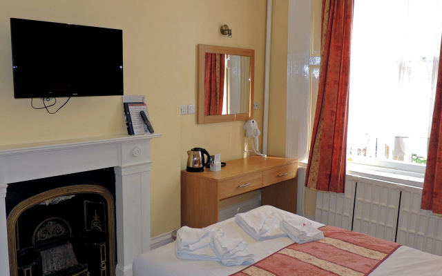 Dolphin Hotel