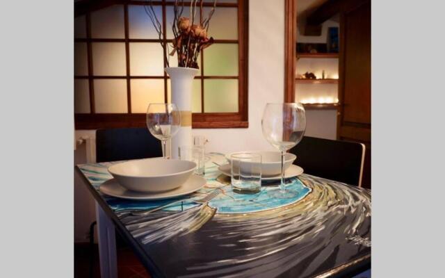 La Buena Vibra - A flat 4 Time Travelers!