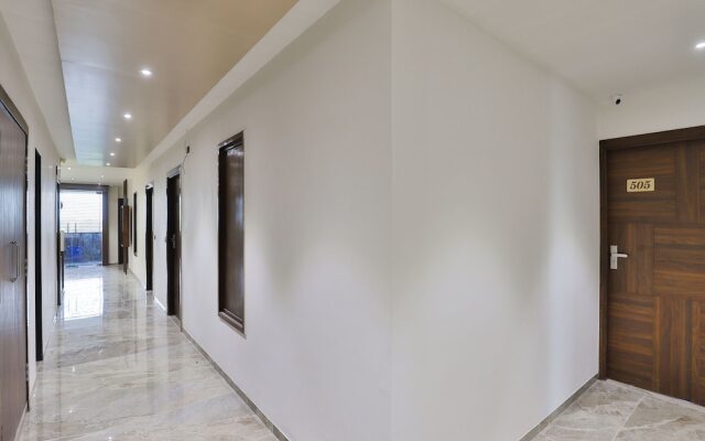 OYO 16604 Hotel Sparsh Inn