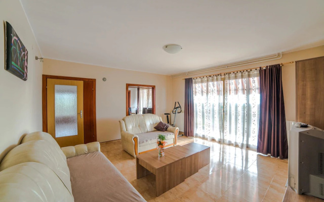 Apartment Maružini 76