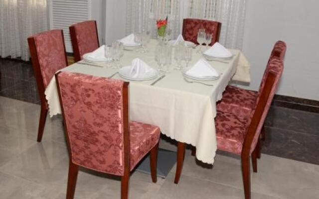 Hotel Ambassadors Annexe