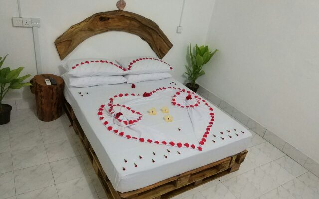 Veli Thoddoo Inn