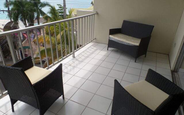 Skyclub Beach Suite at Mobay Club
