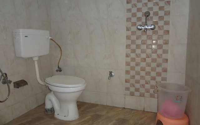 OYO 1379 Hotel HKJ International