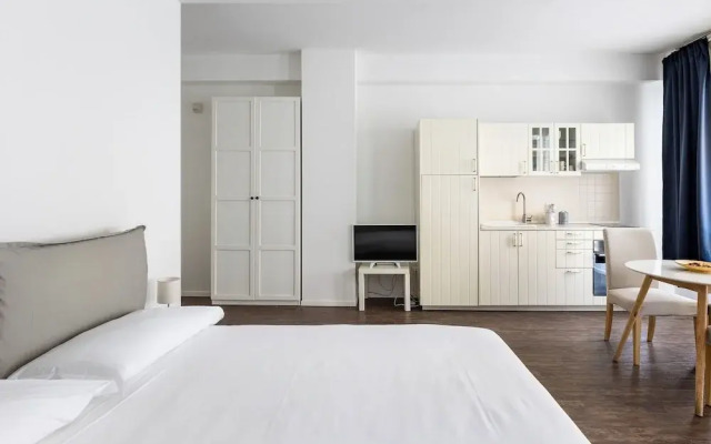 Largo Molina Studio III