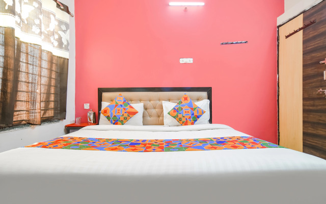 Fabexpress Royal Palace Inn