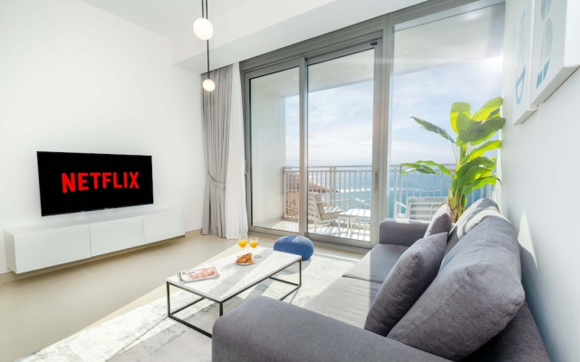 LUX 52 42 Deluxe Island view suite