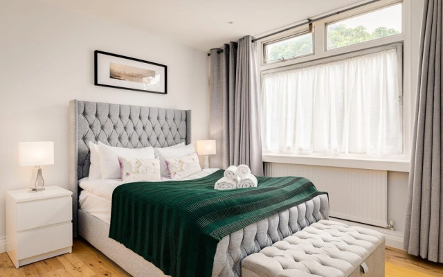 4-bedroom Villa on Marble Arch