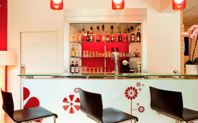 ibis Senlis
