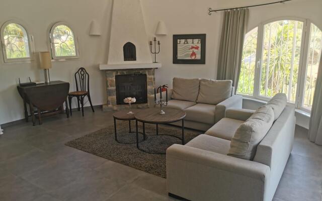 Villa Lo - by Alquileres Villamar
