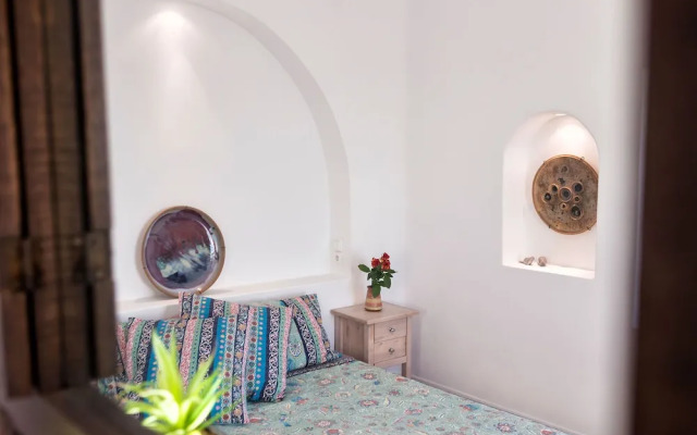 Sleeps8-parking-garden-pool-sunsets-barbeque