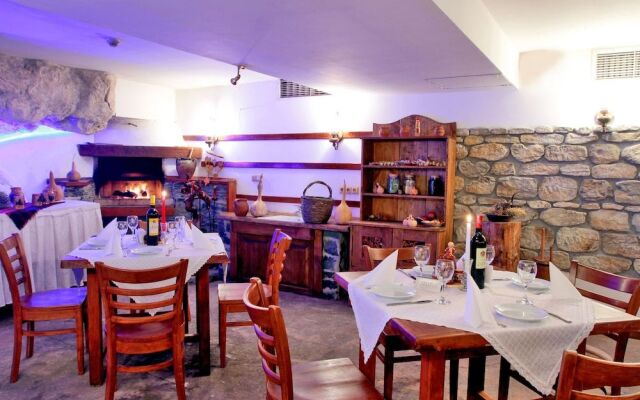 Glazne Hotel