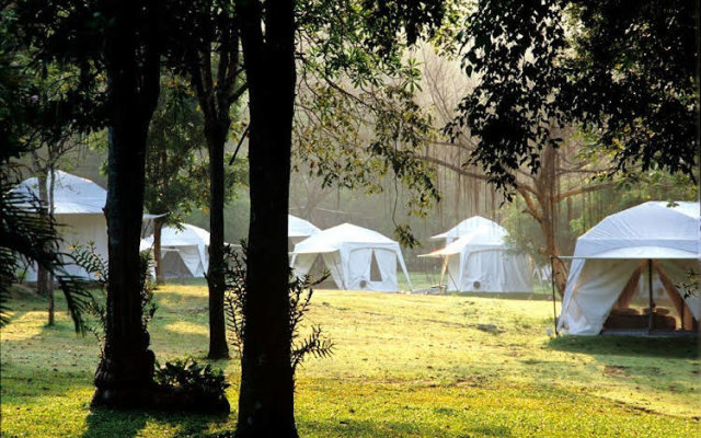Khao Kheow Es-Ta-Te Camping Resort & Safari